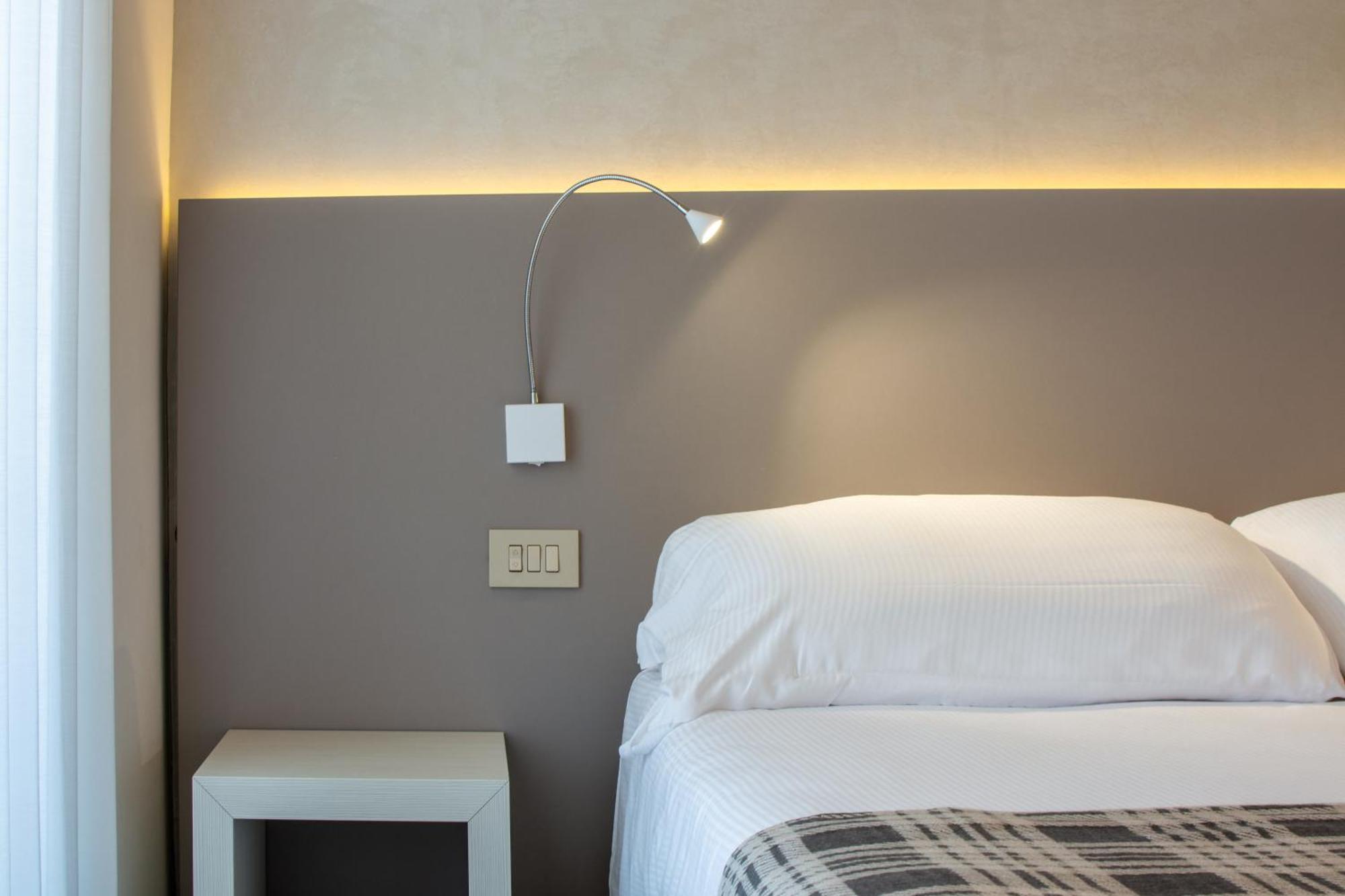 Hotel Montecarlo 3 Stelle Superior Caorle Exterior photo